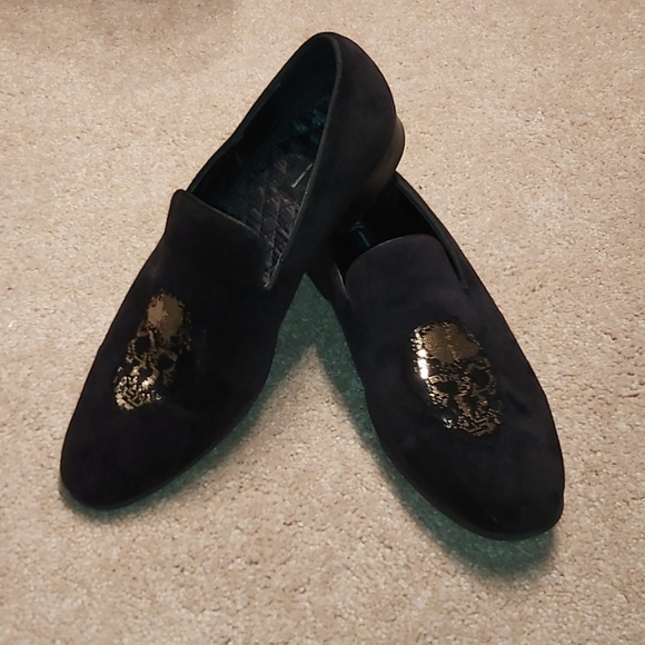 black velvet slip on dress shoes with sequin skull - Picture 2 of 5